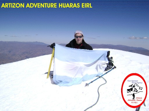 Escalada Nevado Vallunaraju  FOTO: CAROLINA CARBONE